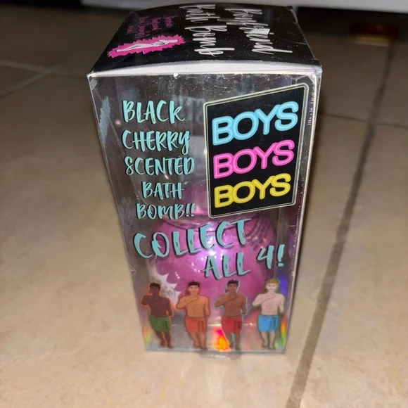 Boyfriend Bath Bombs Onyx Bathhouse Black Cherry Scented Stemless Wineglass - Picture 2 of 6